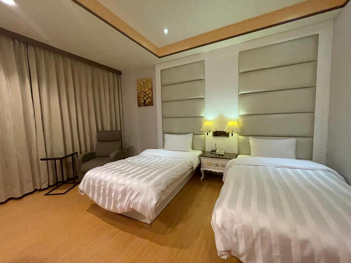 Wenpin Hotel - Pier 2 Kaohsiung Exteriör bild