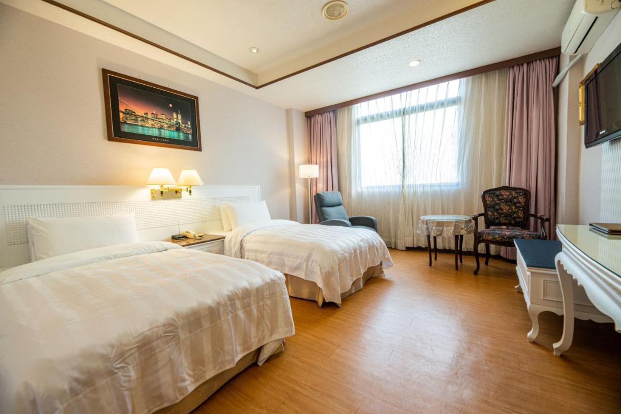 Wenpin Hotel - Pier 2 Kaohsiung Exteriör bild