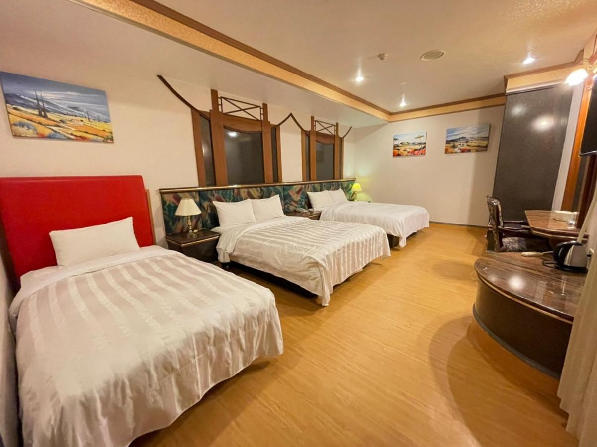 Wenpin Hotel - Pier 2 Kaohsiung Exteriör bild